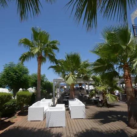 Silver Sands 3*