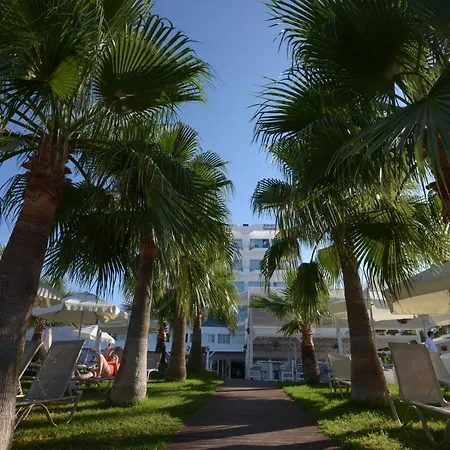Hotel Silver Sands 3*